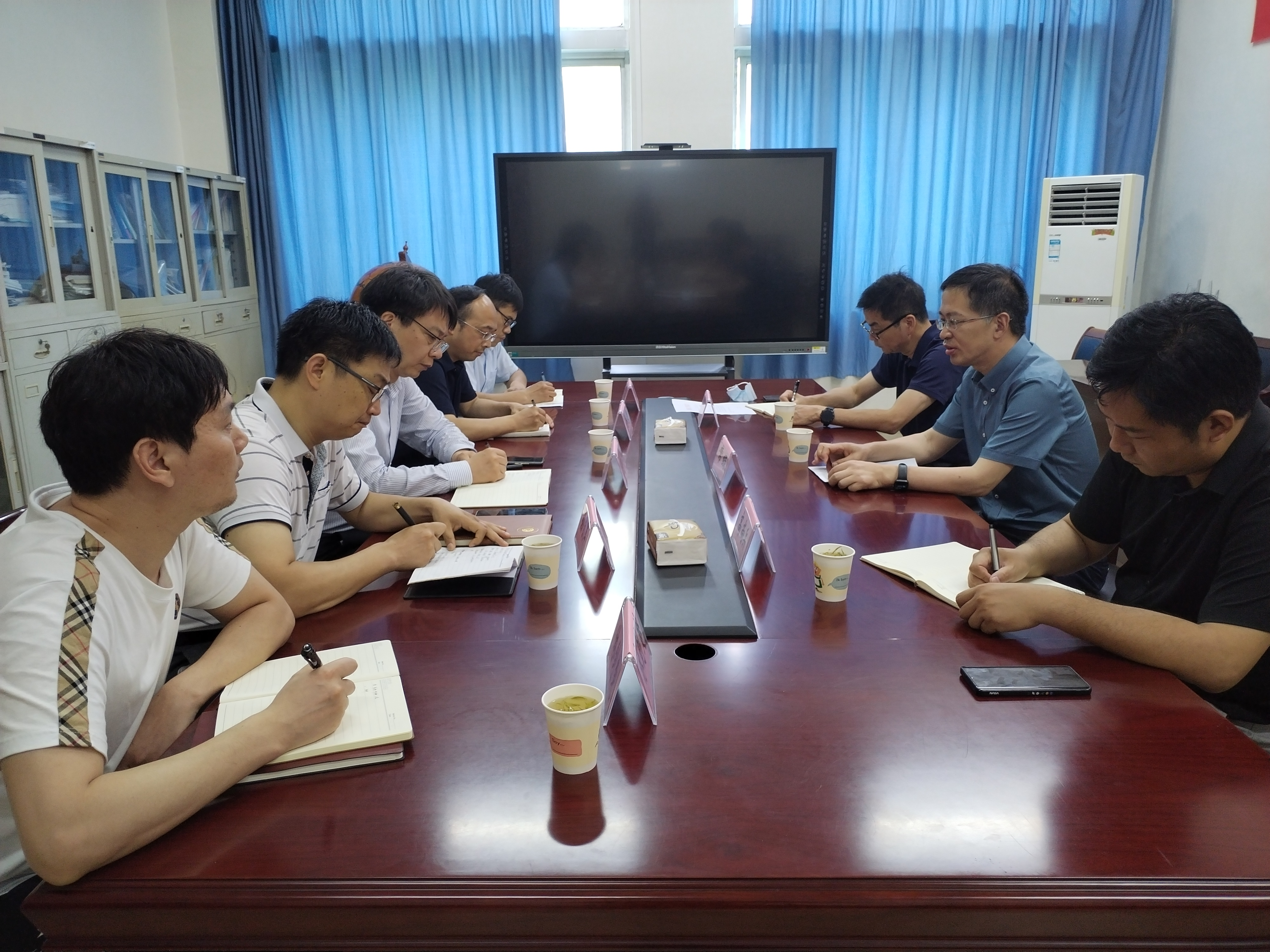 常绿董事长一行到公司...